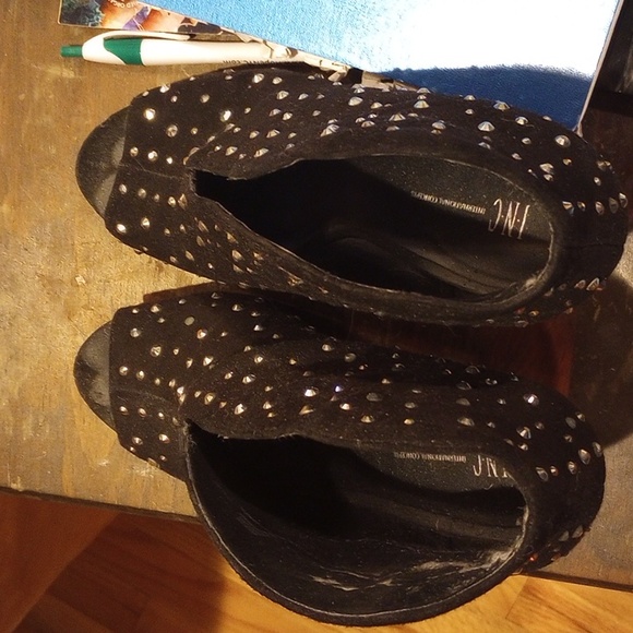 INC (Dillards) Heels - Picture 9 of 10